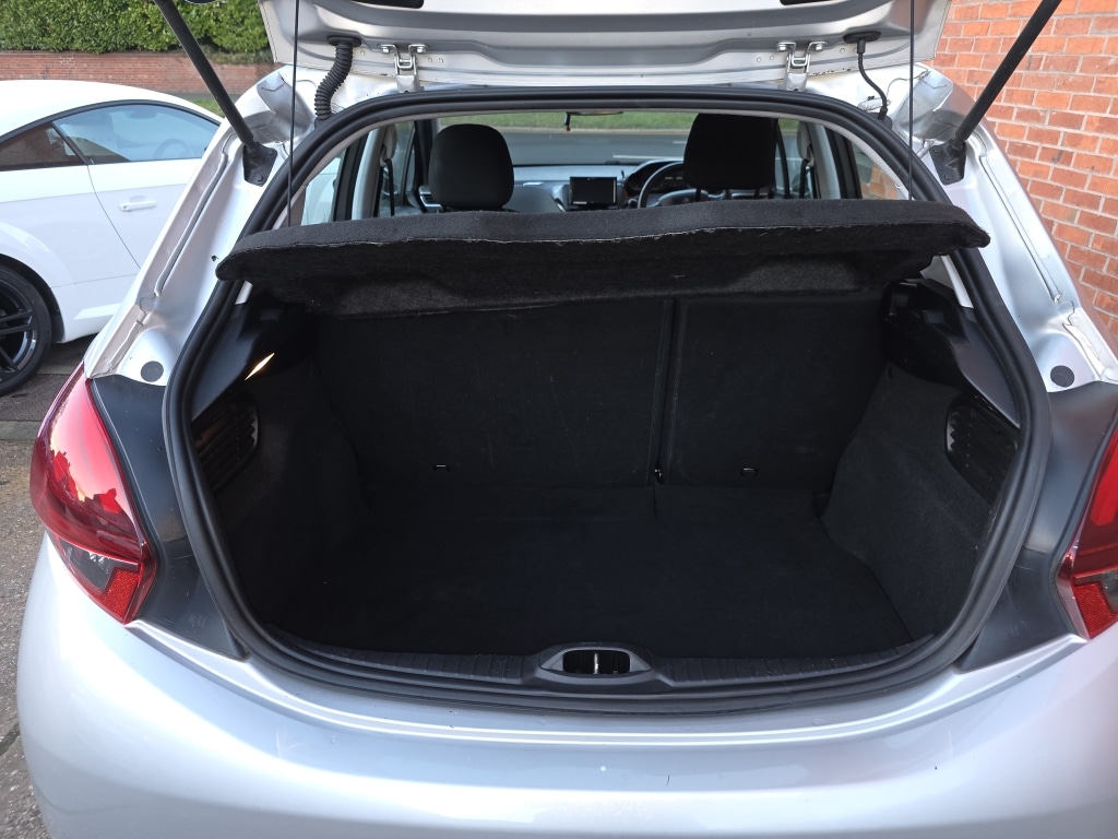 Used Peugeot 208 2018 for sale - 77228408: Photo 10