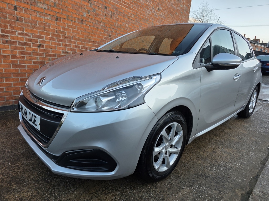 Used Peugeot 208 2018 for sale - 77228408: Photo 2