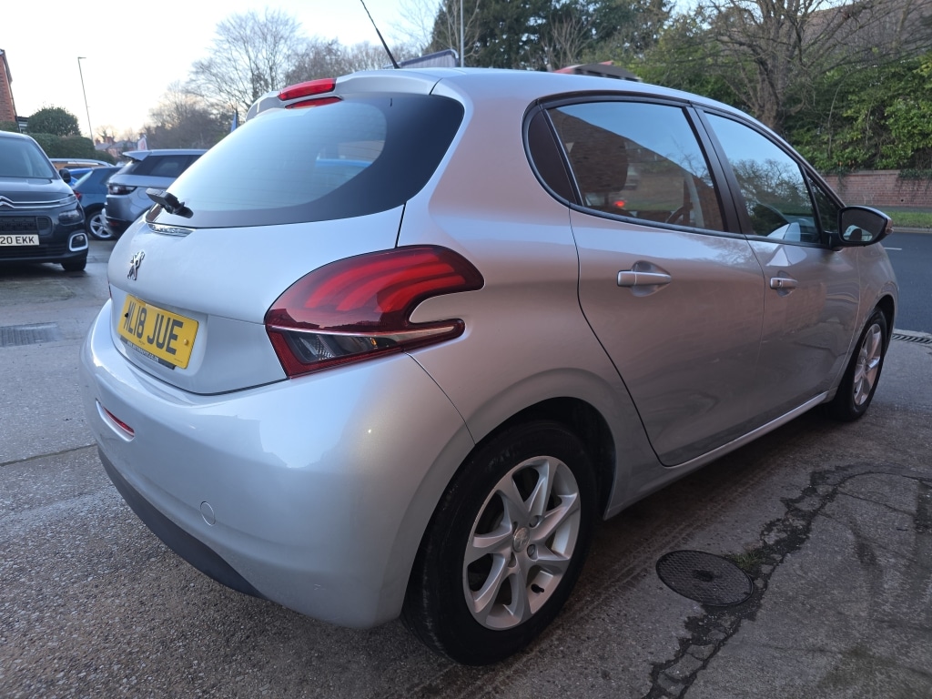 Used Peugeot 208 2018 for sale - 77228408: Photo 3