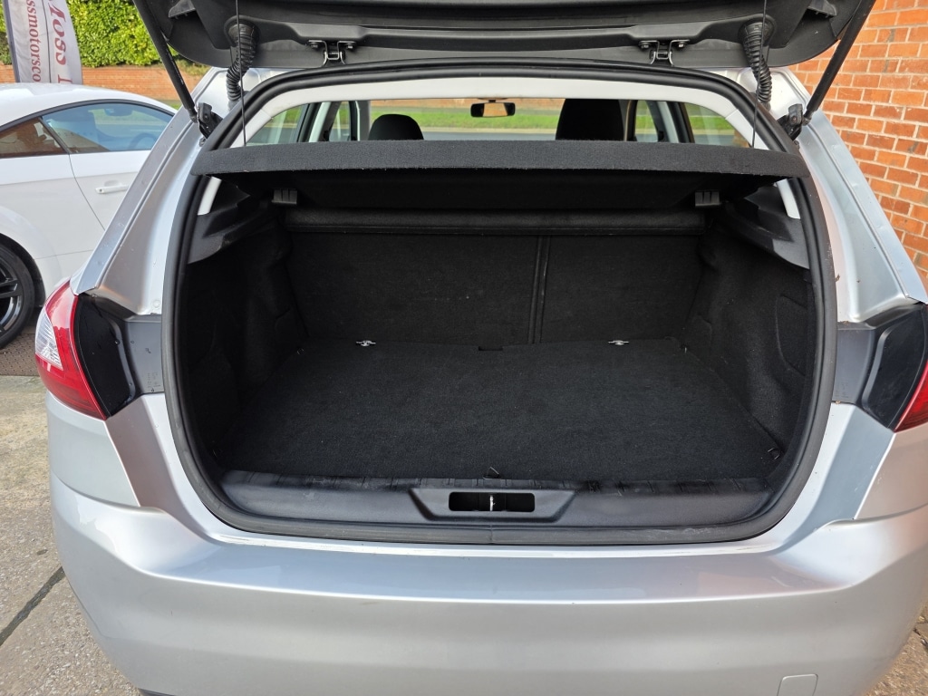 Used Peugeot 308 2017 for sale - 77264688: Photo 9