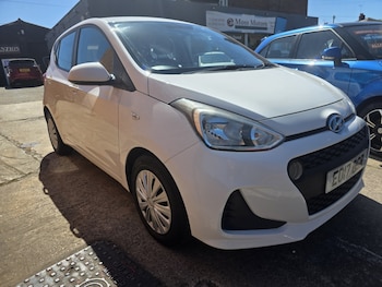 Used Hyundai i10 2017 for sale - 78571852: Photo