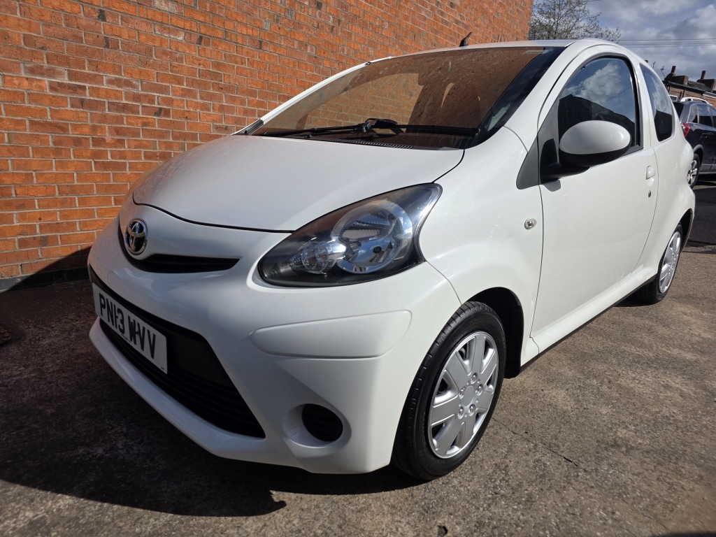 Used Toyota AYGO 2013 for sale - 78202306: Photo 2