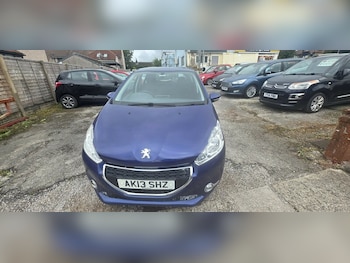 Used Peugeot 208 2013 for sale - 78956018: Photo