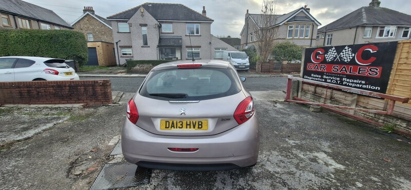 Used Peugeot 208 2013 for sale - 76559692: Photo 6