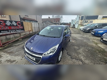 Used Peugeot 208 2015 for sale - 77547921: Photo