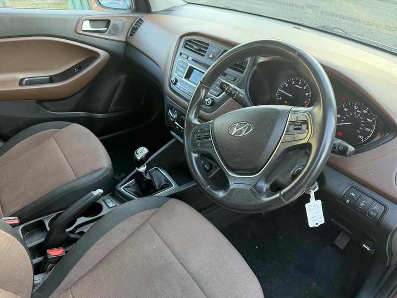 Used Hyundai i20 2015 for sale - 77356918: Photo 5