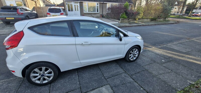 Used Ford Fiesta 2011 for sale - 76618336: Photo 2