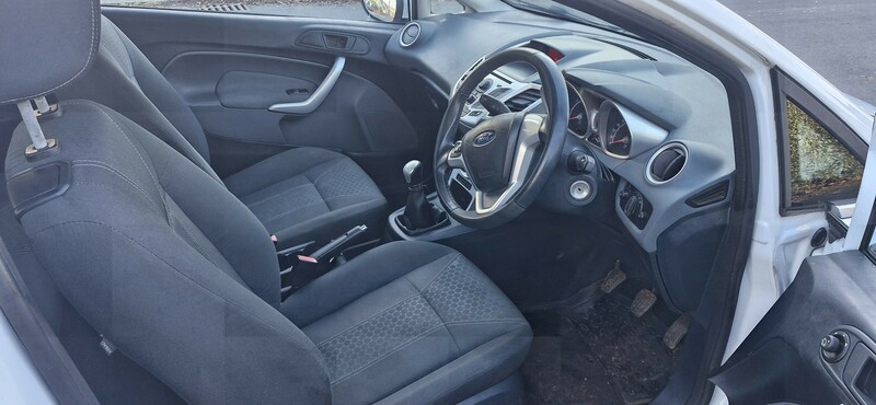 Used Ford Fiesta 2011 for sale - 76618336: Photo 9