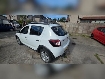 Used Dacia Sandero 2014 for sale - 79423420: Photo