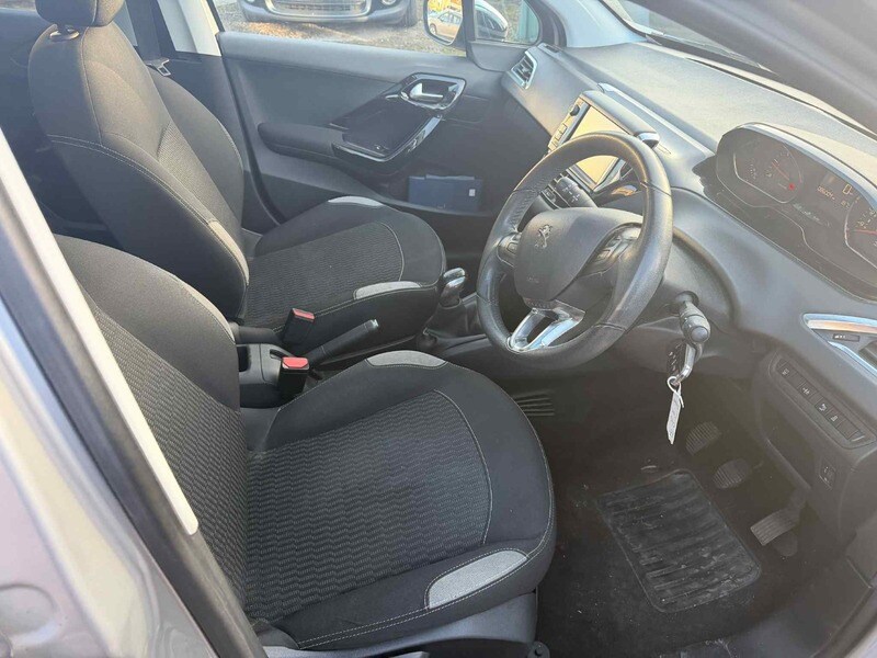 Used Peugeot 208 2015 for sale - 77356911: Photo 16