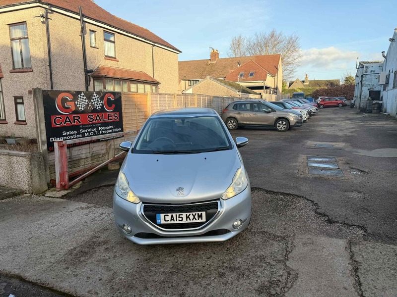 Used Peugeot 208 2015 for sale - 77356911: Photo 2