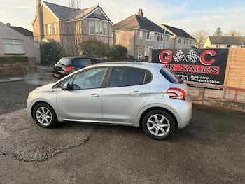 Used Peugeot 208 2015 for sale - 77356911: Photo