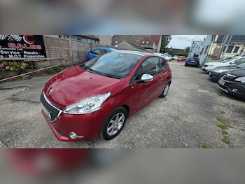Used Peugeot 208 2014 for sale - 79539292: Photo
