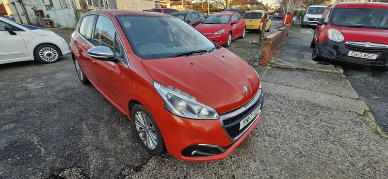 Used Peugeot 208 2017 for sale - 76962924: Photo 3
