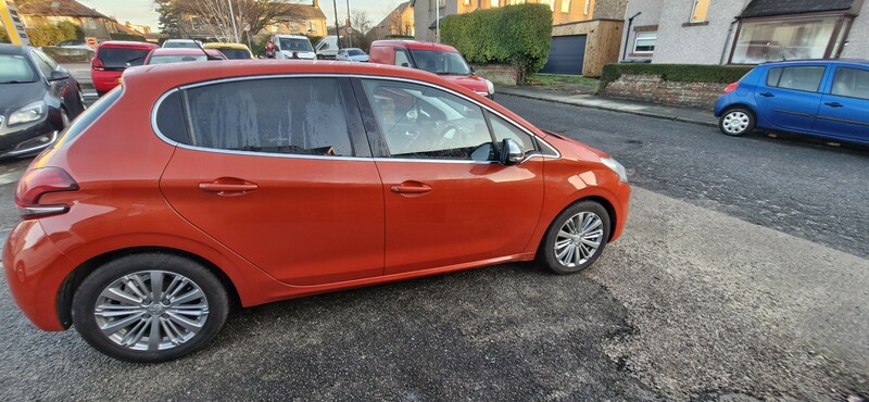 Used Peugeot 208 2017 for sale - 76962924: Photo 5