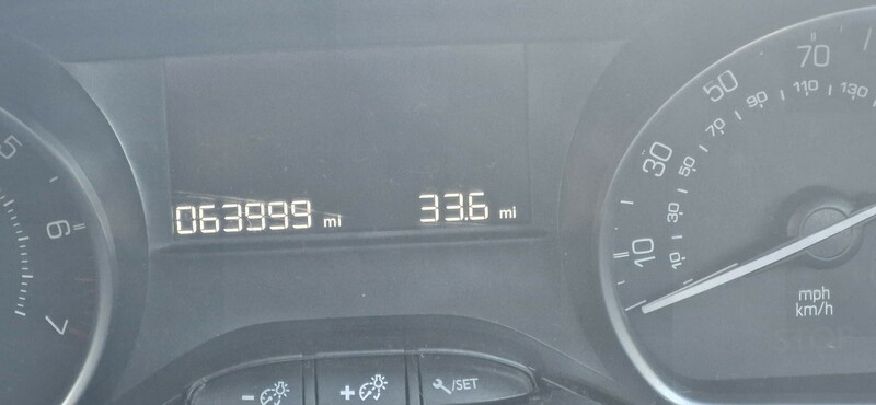 Used Peugeot 208 2017 for sale - 76962924: Photo 8