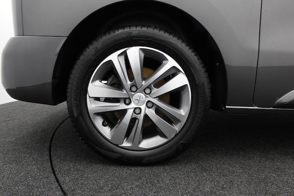 Used Peugeot Traveller 2020 for sale - 76124466: Photo 44
