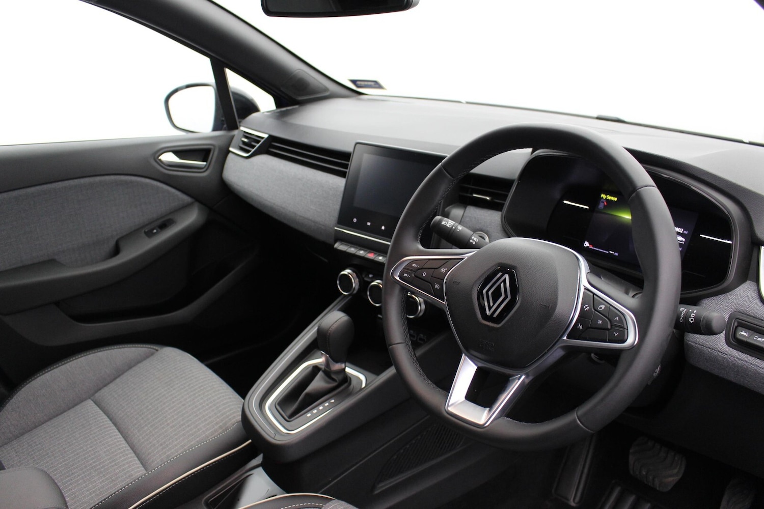 Used Renault Clio 2024 for sale - 77224956: Photo 10