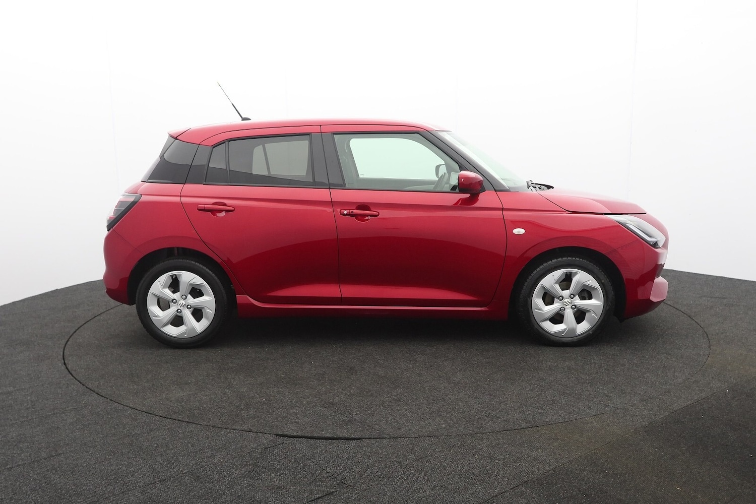 Used Suzuki Swift 2025 for sale - 77941999: Photo 2