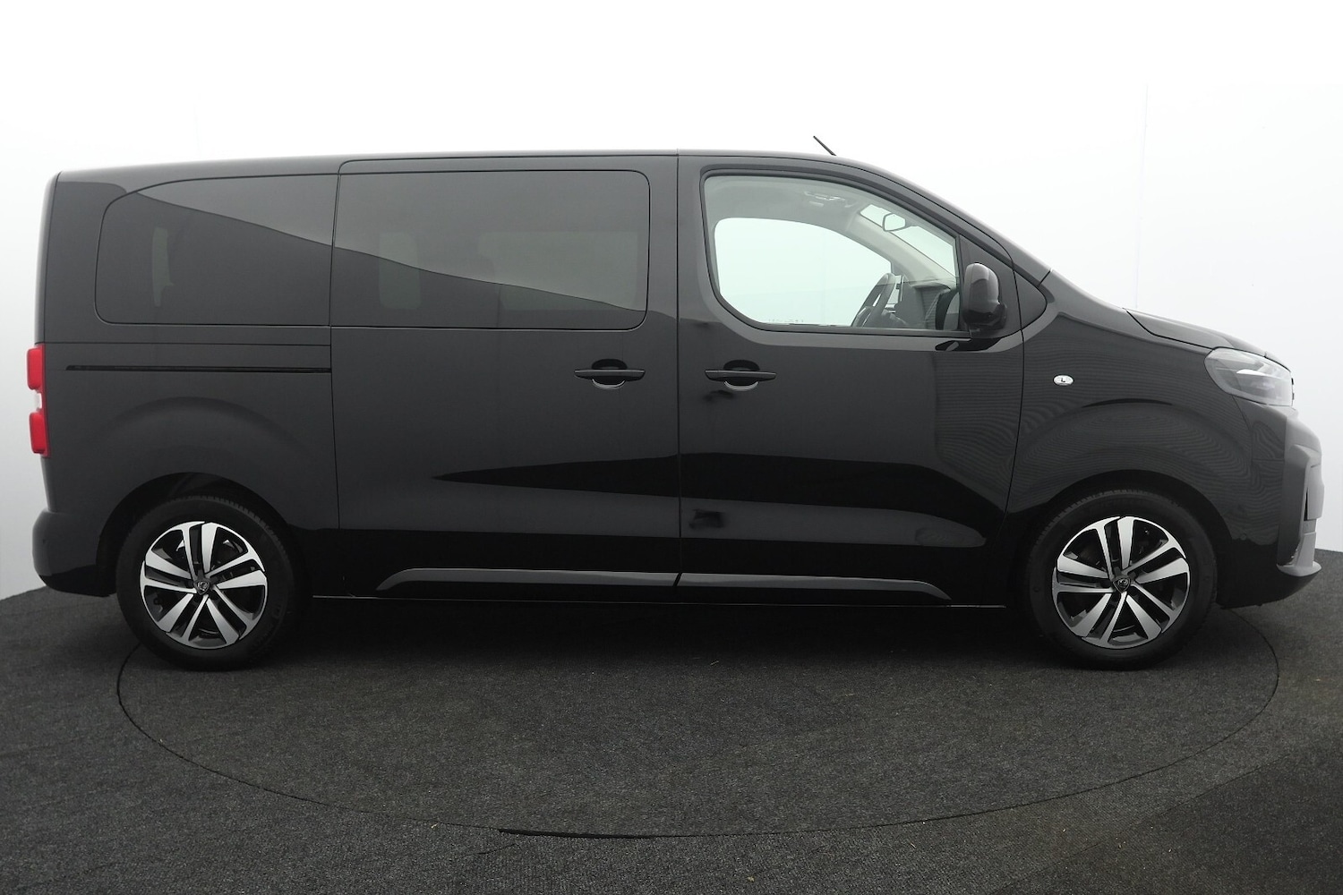 Used Peugeot Traveller 2024 for sale - 77504194: Photo 3