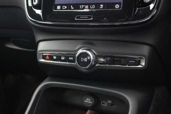 Used Volvo XC40 2025 for sale - 75483597: Photo 21