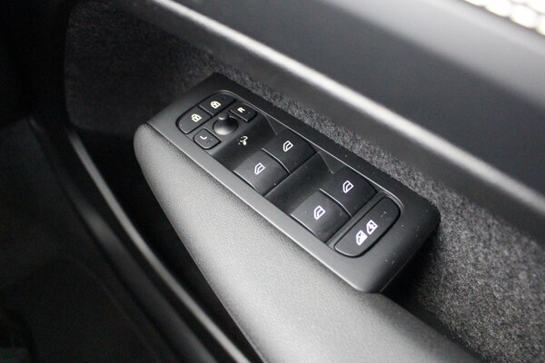 Used Volvo XC40 2025 for sale - 75483597: Photo 29