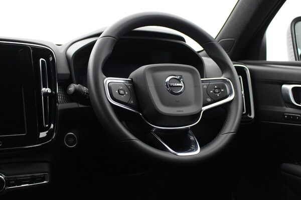 Used Volvo XC40 2025 for sale - 75483597: Photo 37