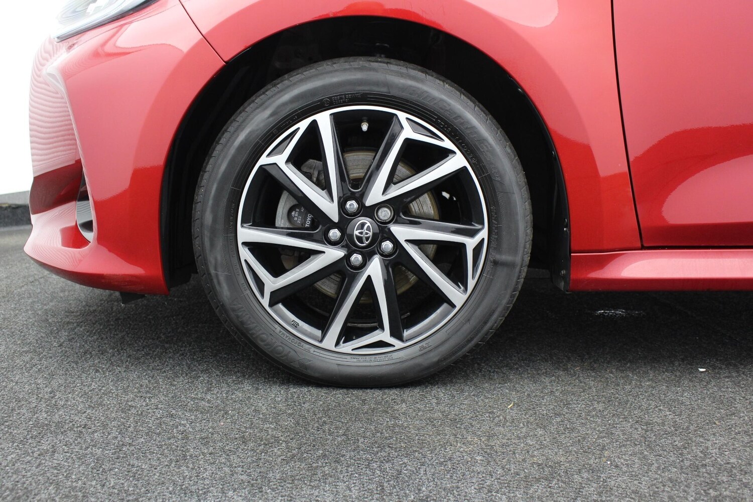 Used Toyota Yaris 2023 for sale - 77745739: Photo 34