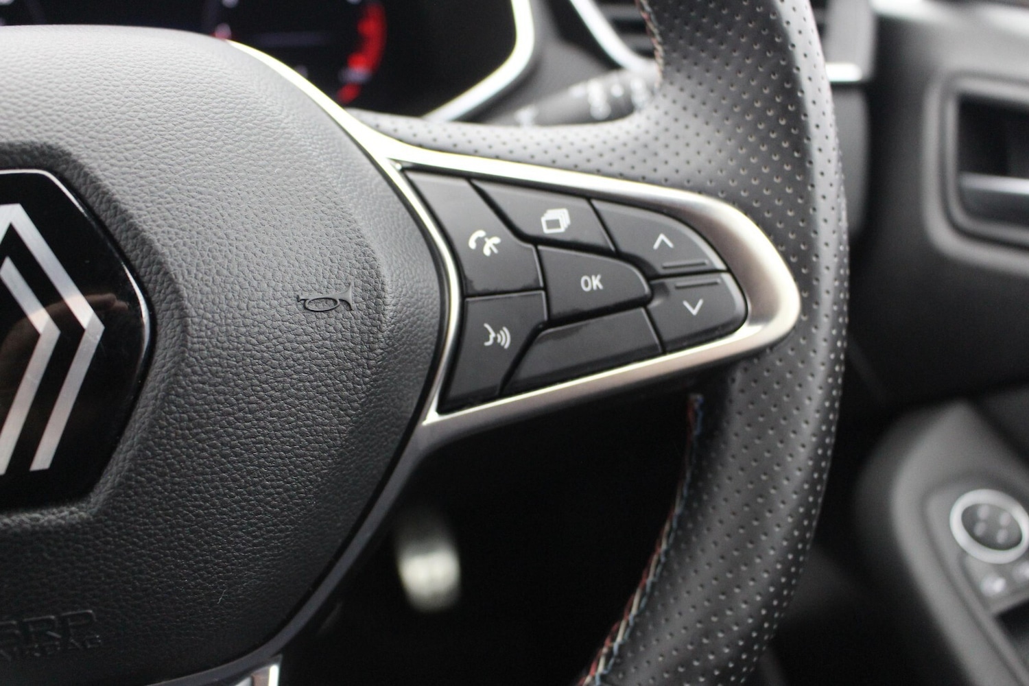 Used Renault Clio 2024 for sale - 76155000: Photo 25