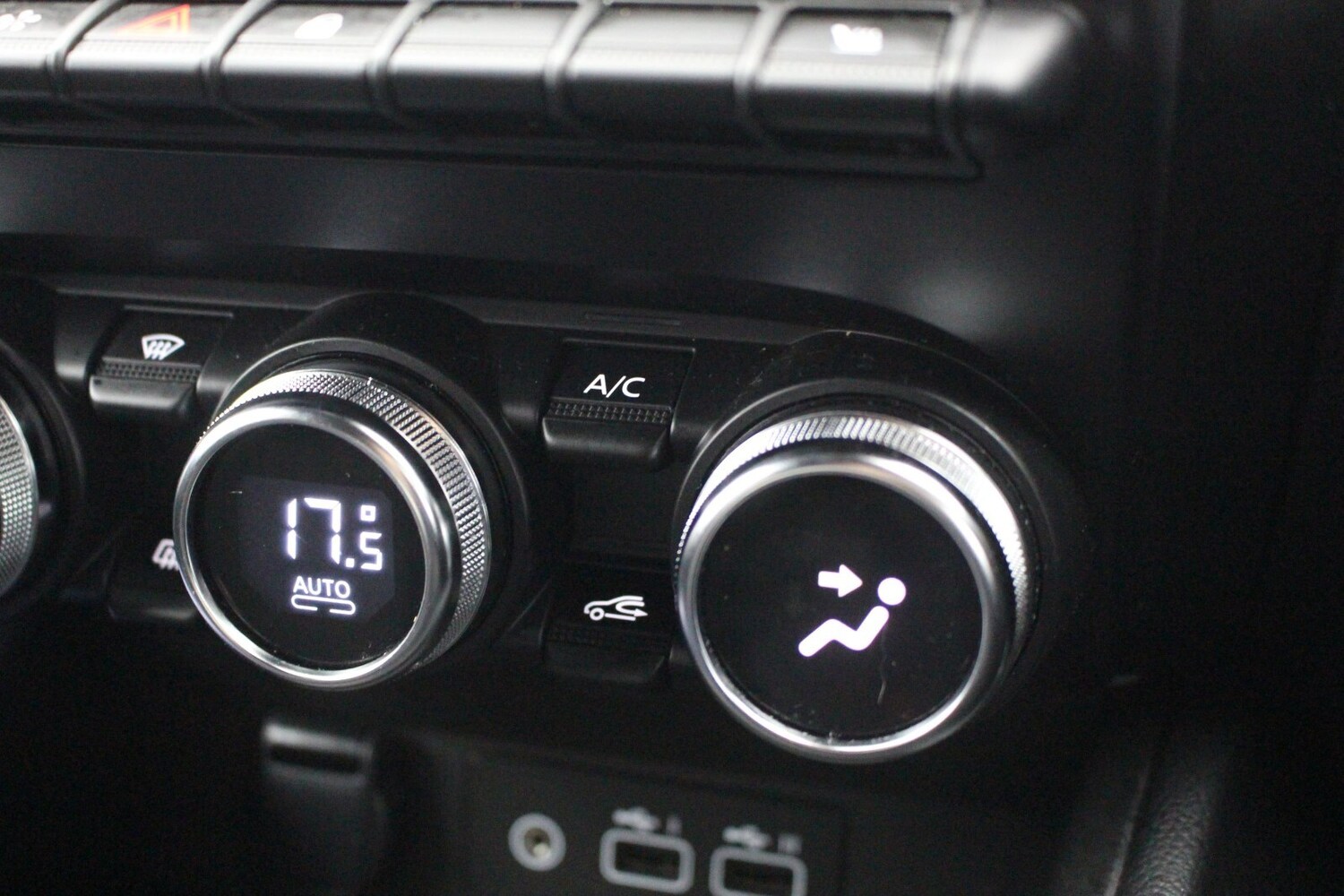 Used Renault Clio 2024 for sale - 76155000: Photo 33