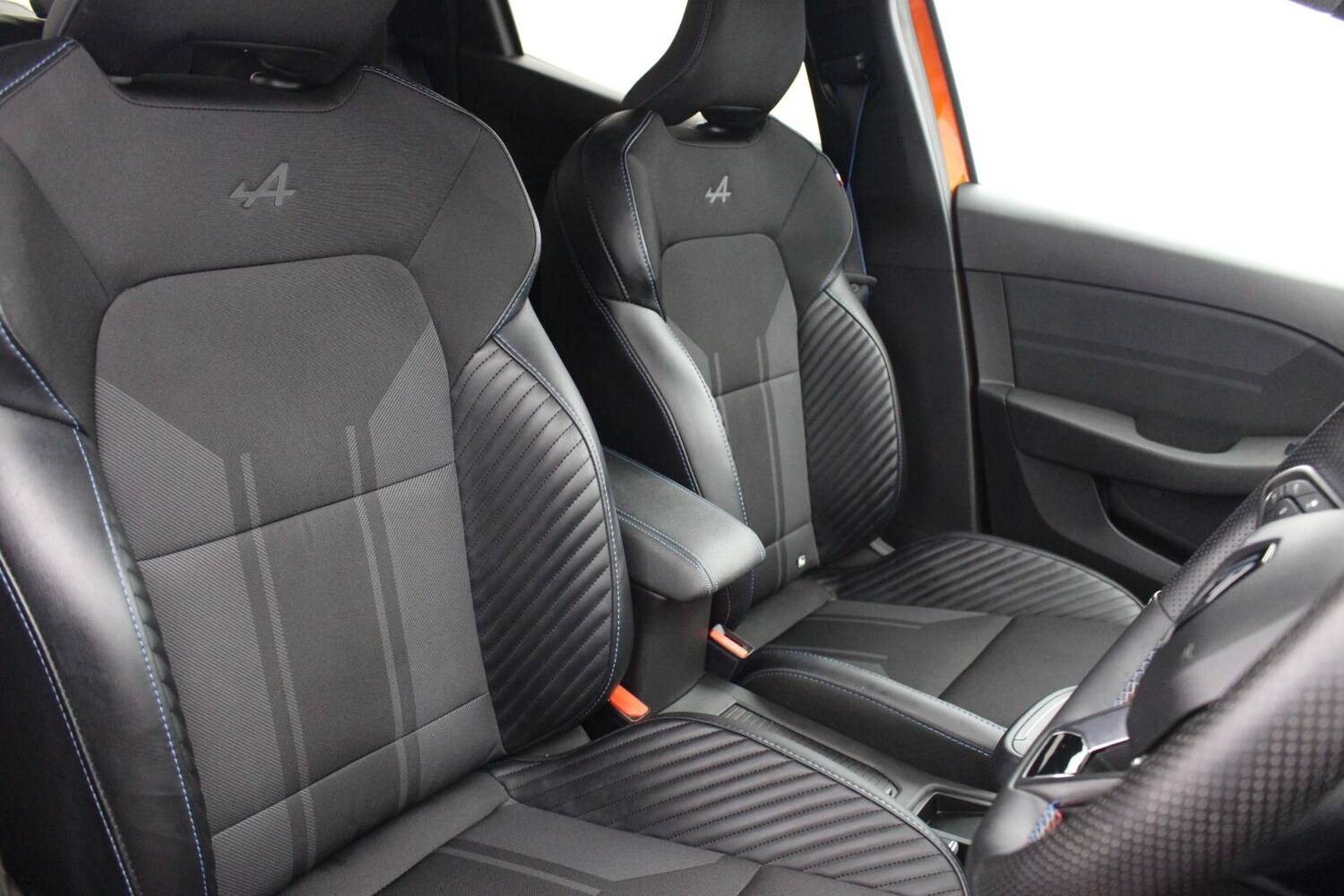 Used Renault Clio 2024 for sale - 76155000: Photo 8