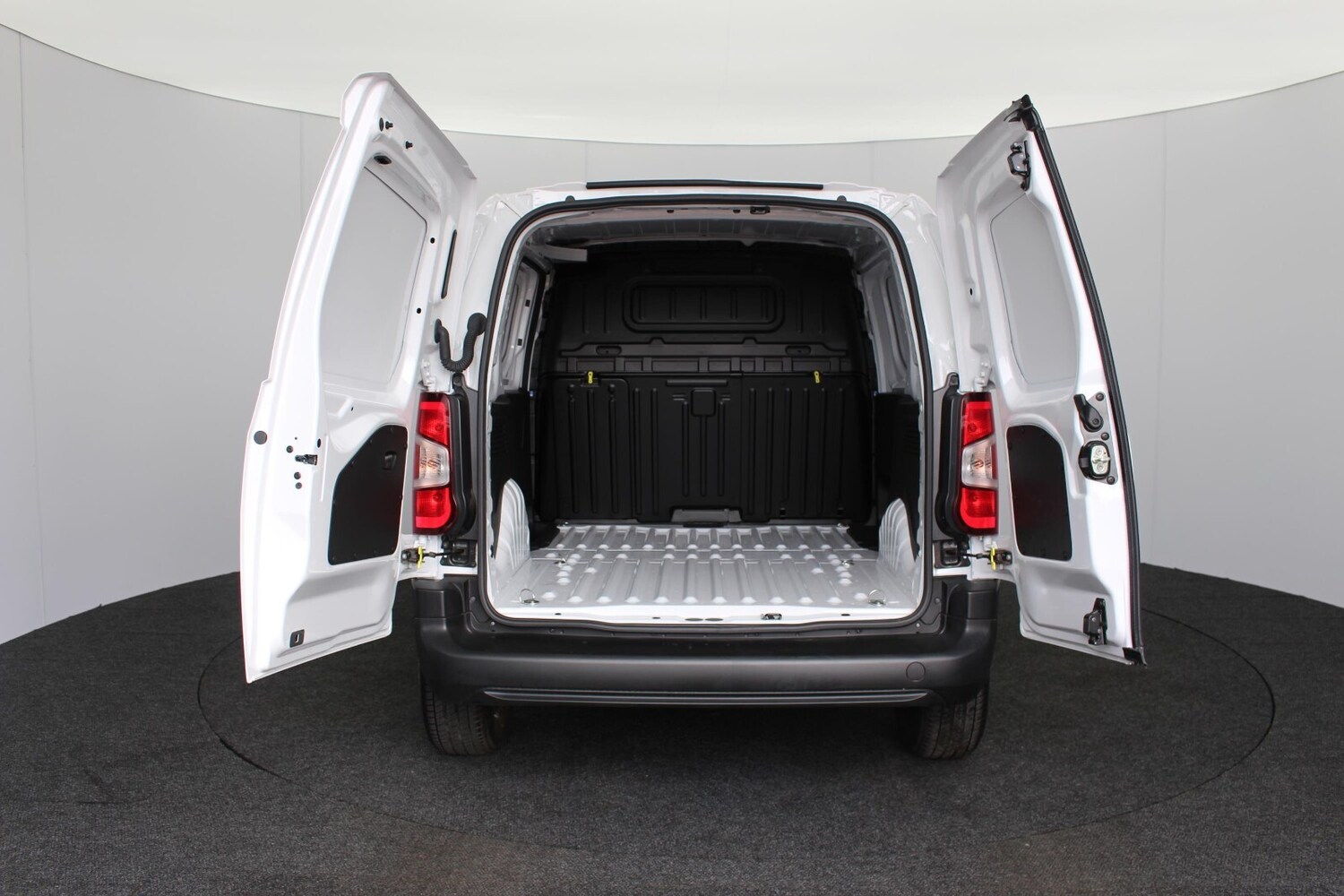 Used Vauxhall Combo 2024 for sale - 77855762: Photo 8