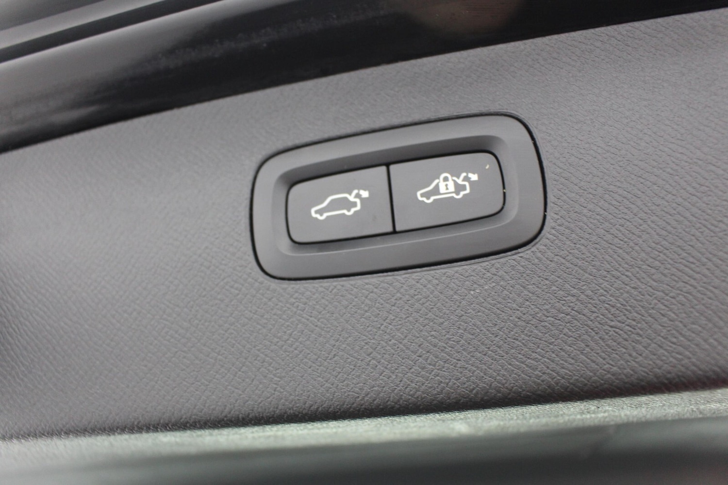 Used Volvo XC90 2017 for sale - 77145852: Photo 39