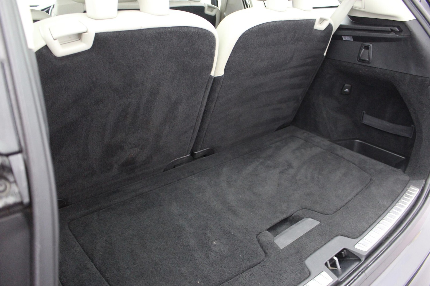 Used Volvo XC90 2017 for sale - 77145852: Photo 41