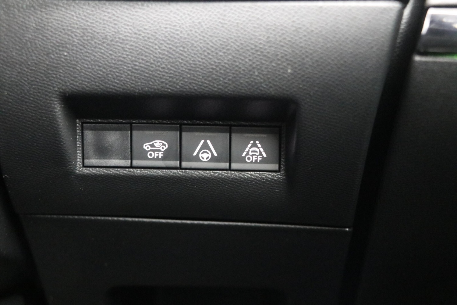 Used Peugeot 2008 2020 for sale - 77036019: Photo 37