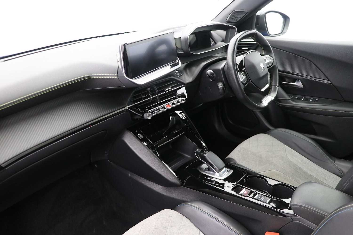 Used Peugeot 2008 2020 for sale - 77036019: Photo 8