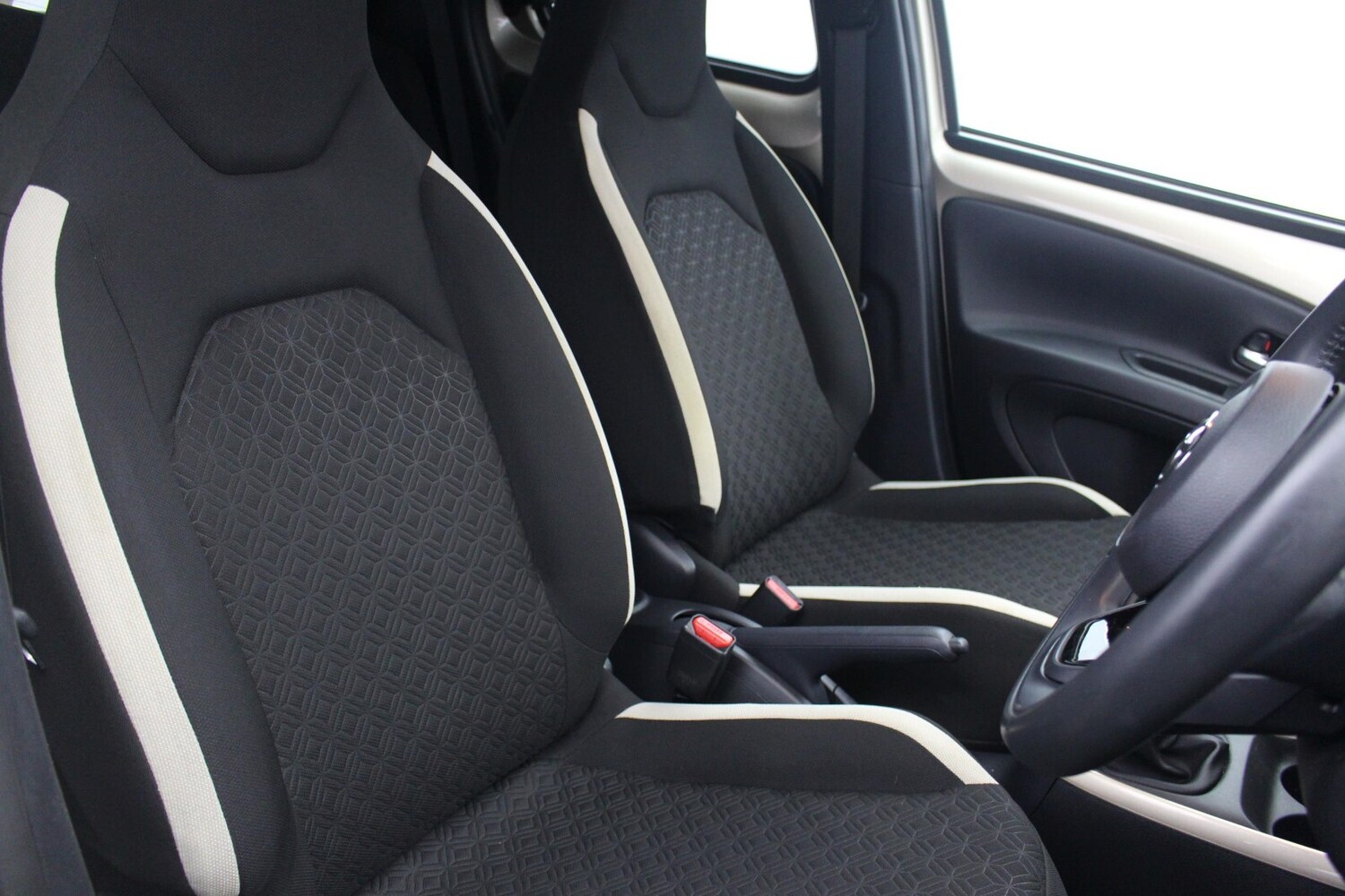 Used Toyota Aygo X 2022 for sale - 76434956: Photo 10