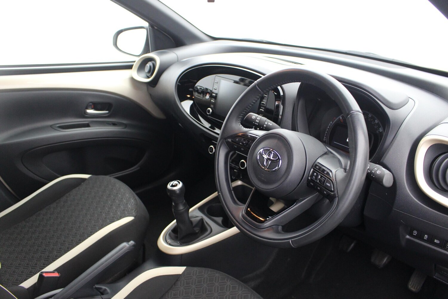 Used Toyota Aygo X 2022 for sale - 76434956: Photo 11