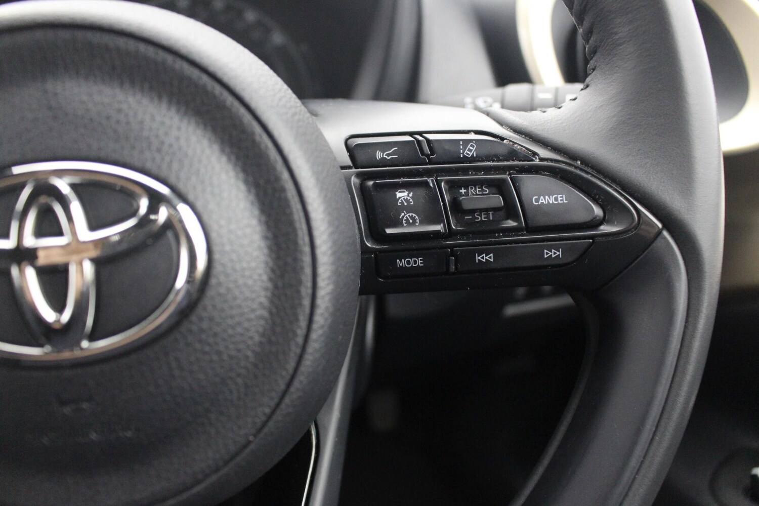 Used Toyota Aygo X 2022 for sale - 76434956: Photo 17