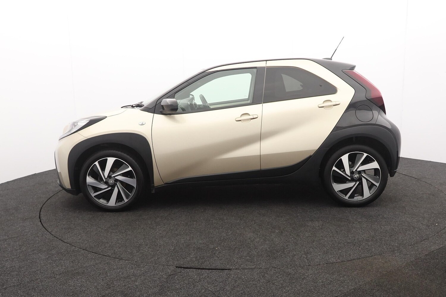 Used Toyota Aygo X 2022 for sale - 76434956: Photo 29