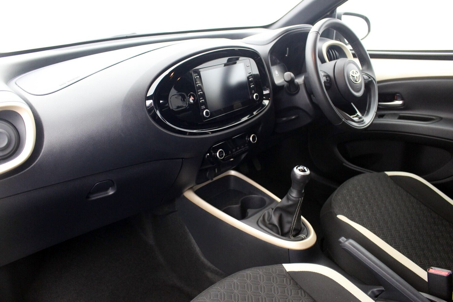 Used Toyota Aygo X 2022 for sale - 76434956: Photo 6