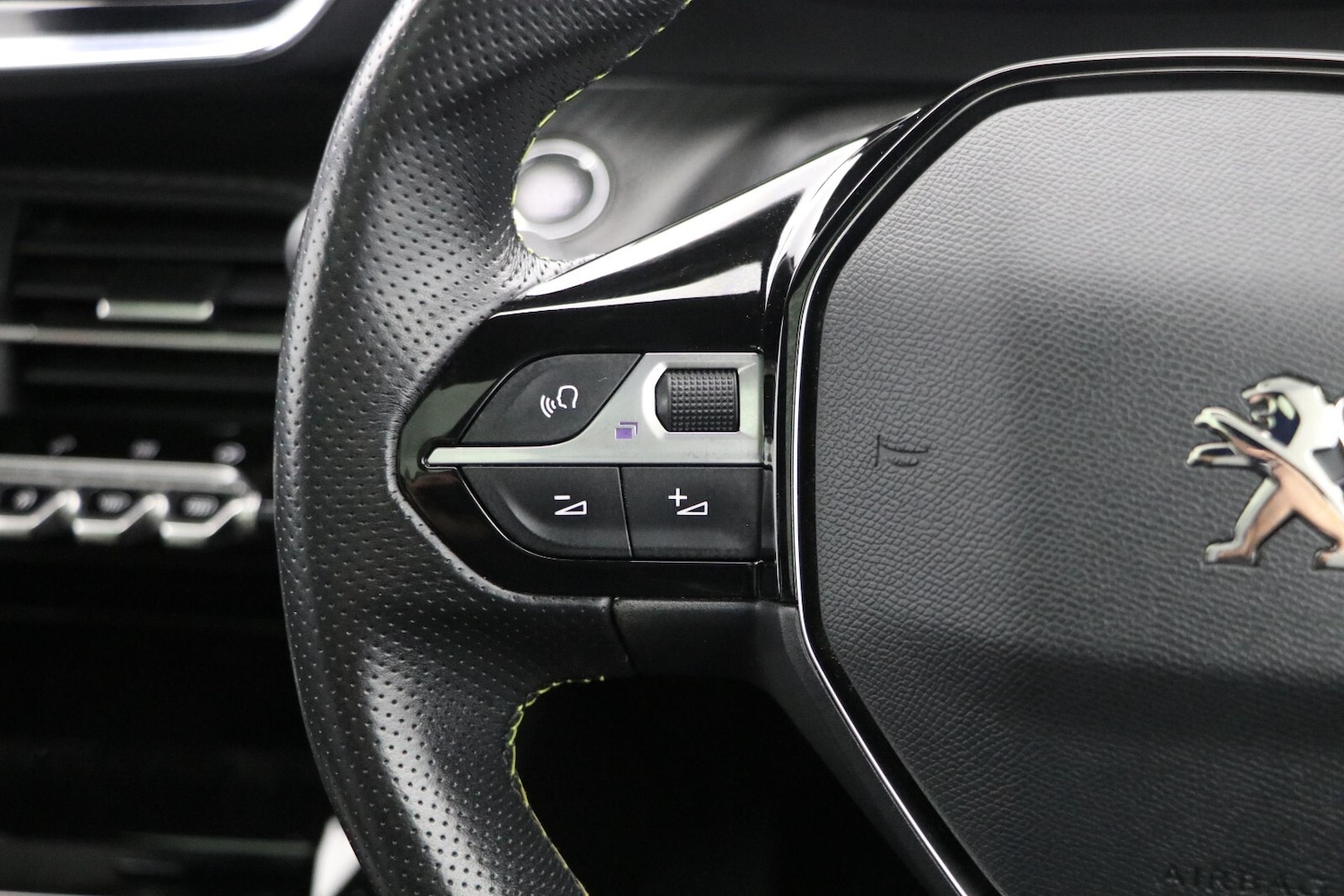 Used Peugeot 2008 2020 for sale - 77360438: Photo 24