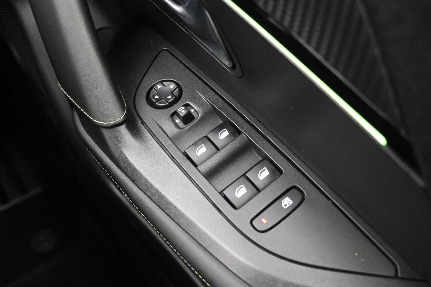 Used Peugeot 2008 2020 for sale - 77360438: Photo 33