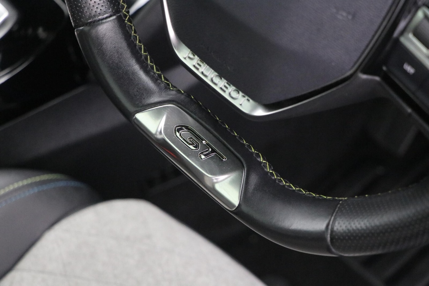 Used Peugeot 2008 2020 for sale - 77360438: Photo 40