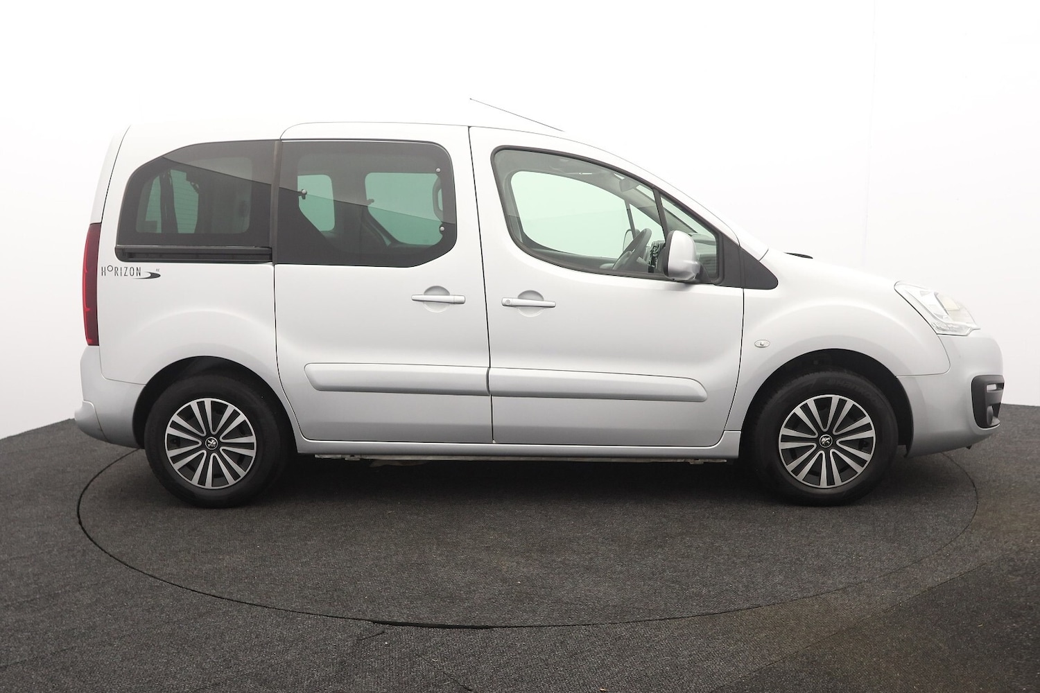 Used Peugeot Partner Tepee 2018 for sale - 76954322: Photo 2