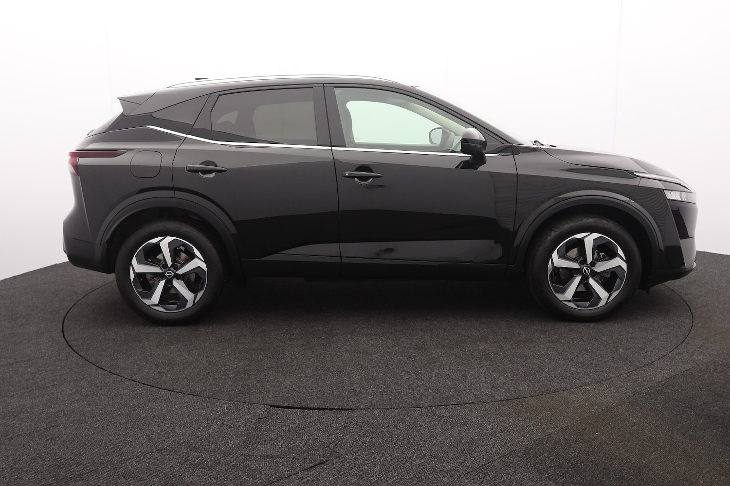 Used Nissan Qashqai 2022 for sale - 76203701: Photo 2