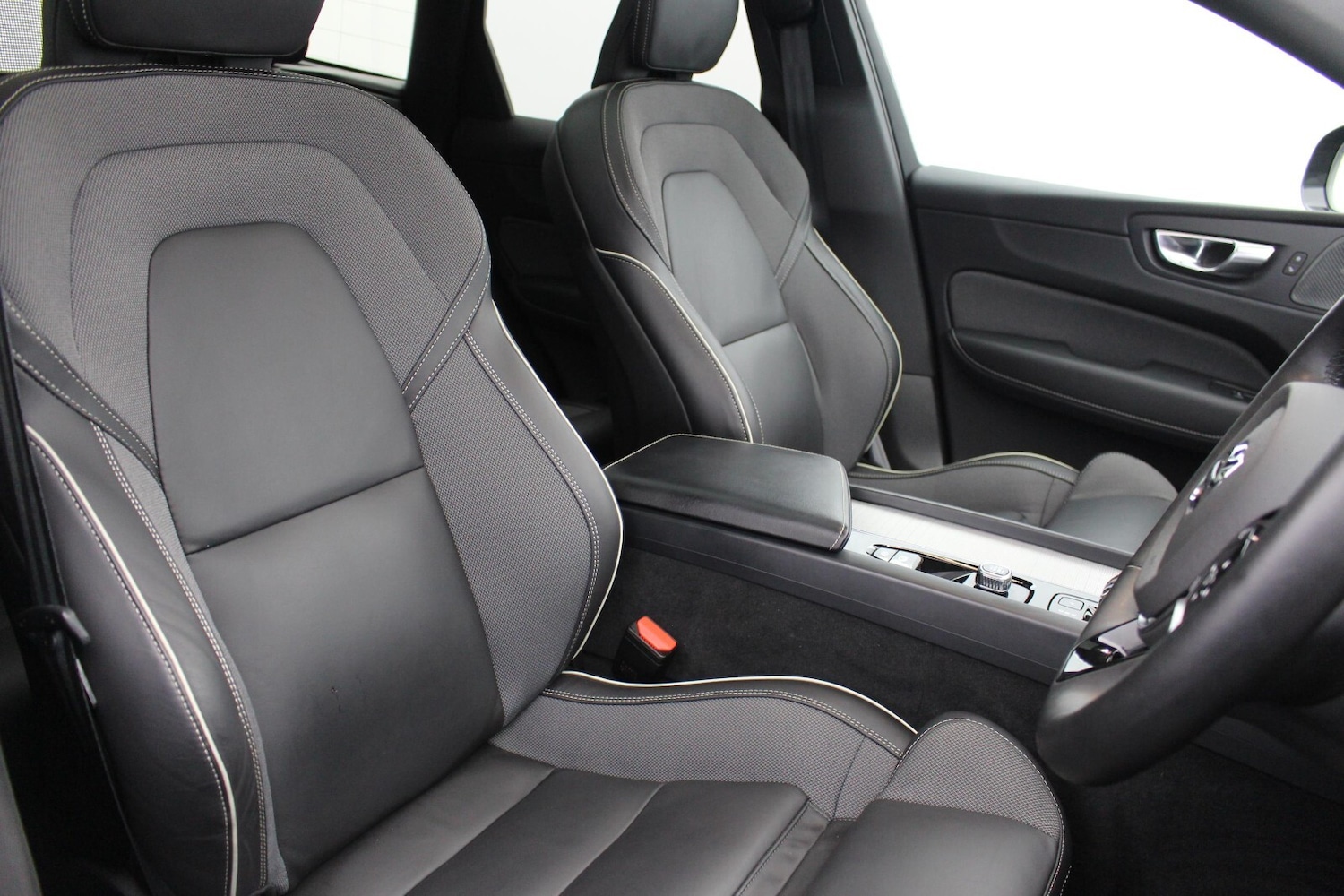 Used Volvo XC60 2024 for sale - 76954440: Photo 10