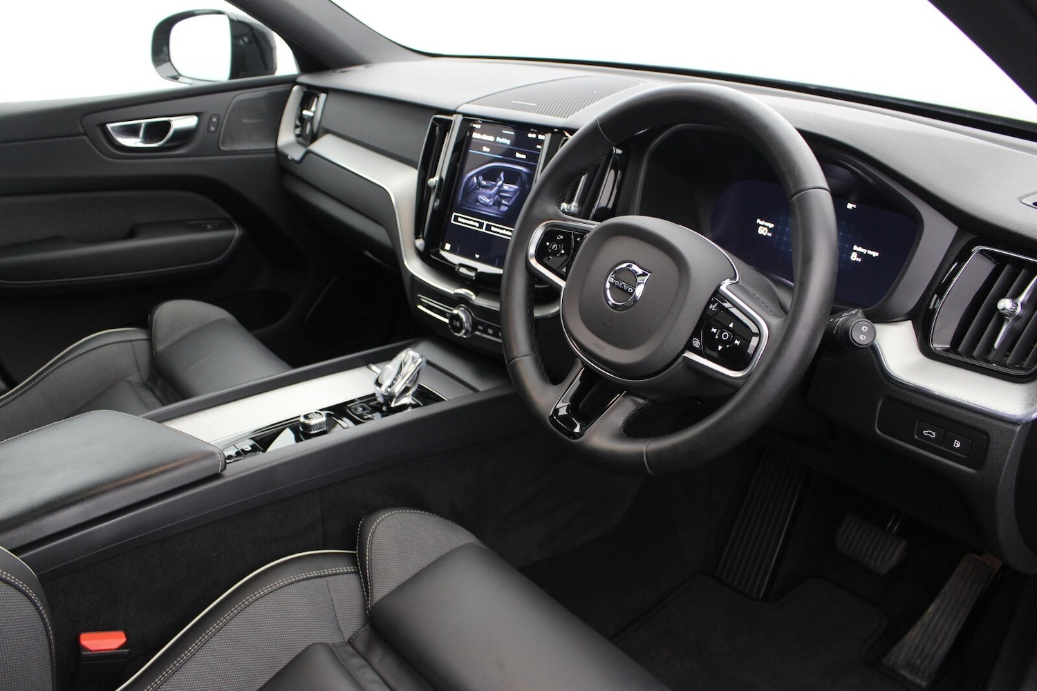 Used Volvo XC60 2024 for sale - 76954440: Photo 11