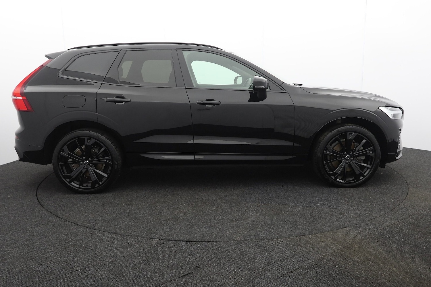 Used Volvo XC60 2024 for sale - 76954440: Photo 2