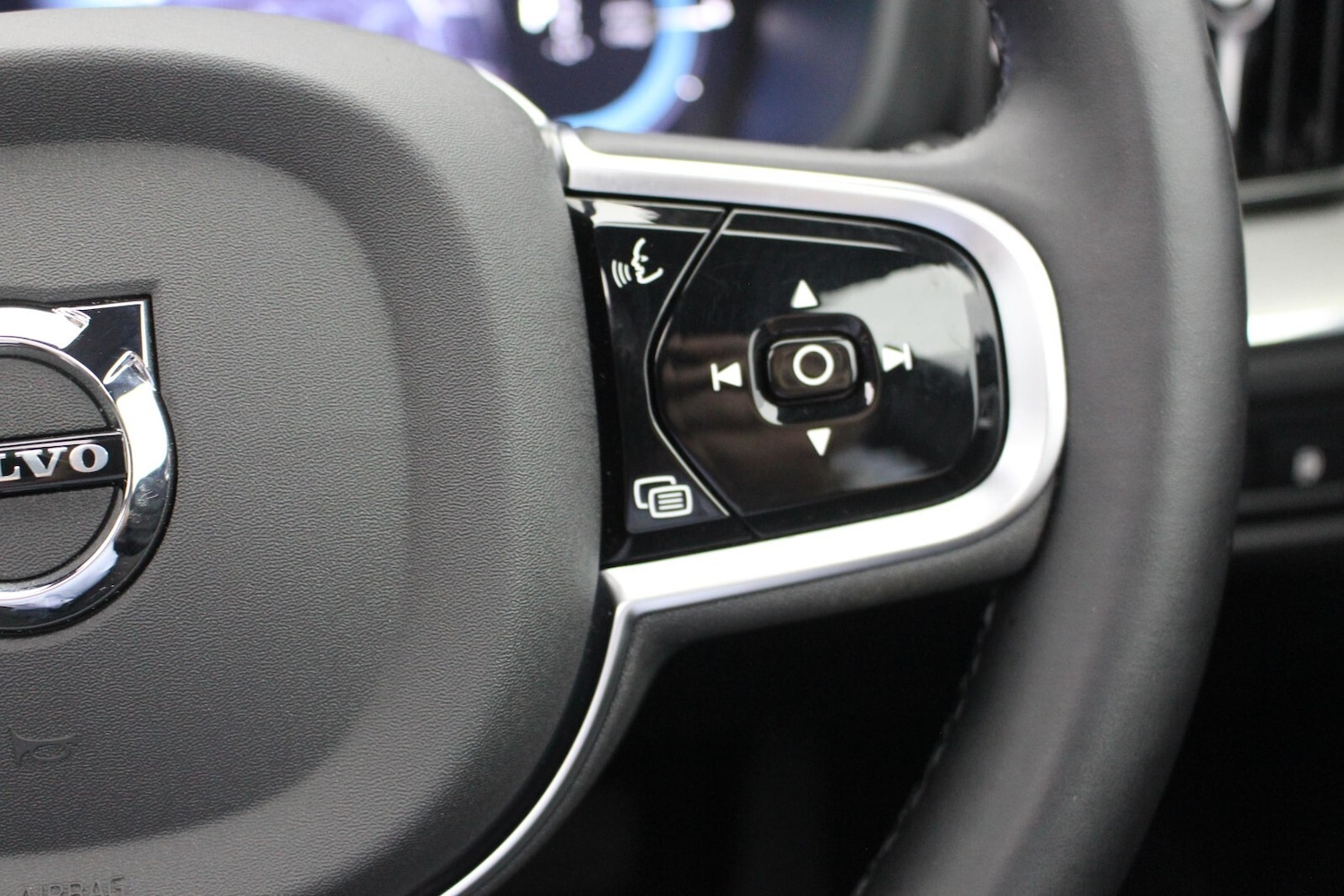 Used Volvo XC60 2024 for sale - 76954440: Photo 23